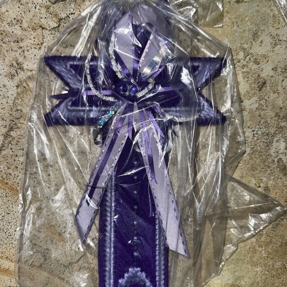 Large Cross - Picture 3 of 3